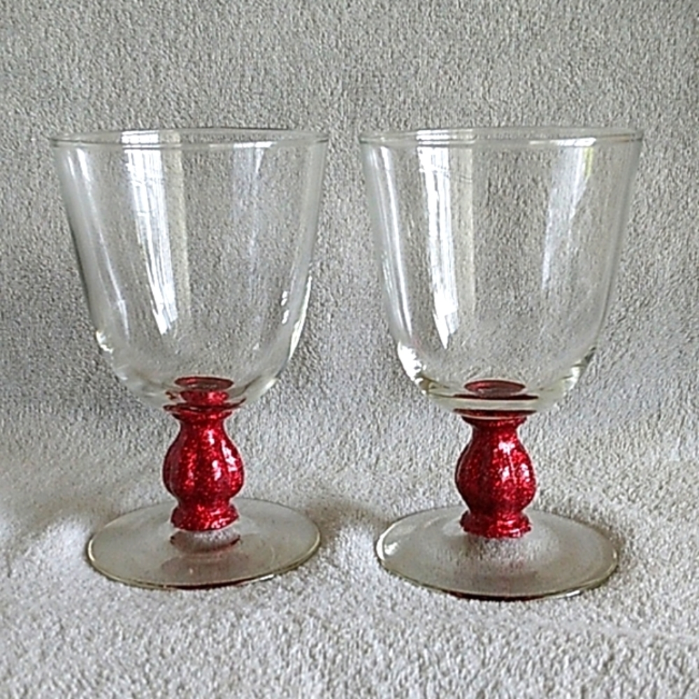 Pair of wine red glitter glasses